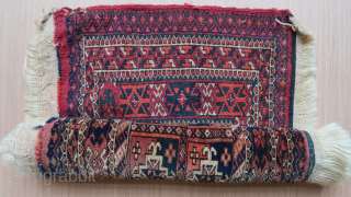 Small Tekke ? Torba ? Turkmen. ca ; 112 cm . x 52 cm. Wool on wool. Compact.  395,oo euro ex transportcosts.  Listening :  Haus am See  (  ...