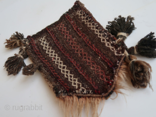Small  Baluch ? . Kurdish ?  . Bag.  Pouch.  Ca :  23 cm x 17 cm . Fragment(ed.) ( .Without tassels. )      