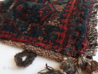Small  Baluch ? . Kurdish ?  . Bag.  Pouch.  Ca :  23 cm x 17 cm . Fragment(ed.) ( .Without tassels. )      