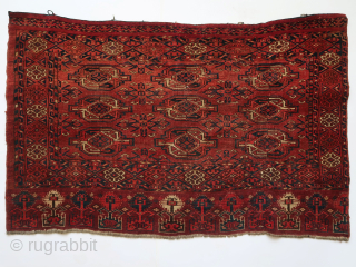 Ersari . Ca ; 88 cm . x 135 cm . ( fragment ? )  (The Turkmen tribe Kizil Ayak is often seen as a sub-group of Ersari. ) listening ,  ...