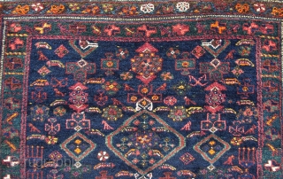 Maybe.. Khamseh.  Wool on wool, there is no goathair in it.  Old , ca. 245 cm. x 115 cm.            