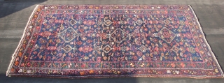 Maybe.. Khamseh.  Wool on wool, there is no goathair in it.  Old , ca. 245 cm. x 115 cm.            
