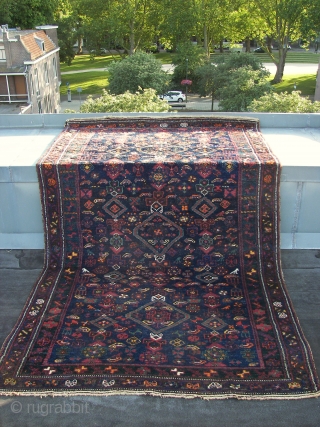 Maybe.. Khamseh.  Wool on wool, there is no goathair in it.  Old , ca. 245 cm. x 115 cm.            