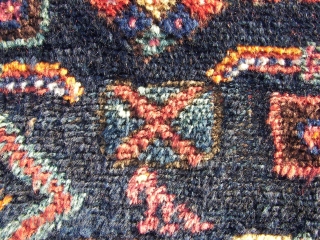 Maybe.. Khamseh.  Wool on wool, there is no goathair in it.  Old , ca. 245 cm. x 115 cm.            