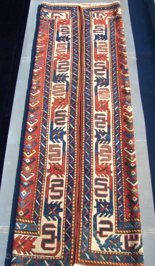 A gorgeous Fachralo, ca. 1880-1900 . Wool on wool. All ends and sides original, backside accordingly to this end/time of era. Some old restorations in the field . Ca. 170 x 115  ...