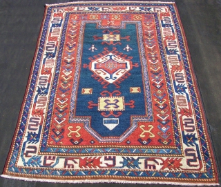 A gorgeous Fachralo, ca. 1880-1900 . Wool on wool. All ends and sides original, backside accordingly to this end/time of era. Some old restorations in the field . Ca. 170 x 115  ...