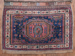 Beluch / Afshar crossover ?  bagface  Ca; 78 cm x 58 cm . Colors !                