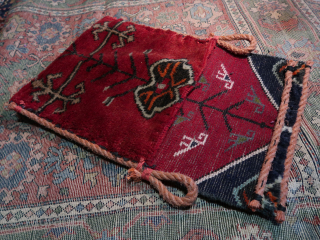 Bag, utility bird bag. ( Caucasian ? )  wool,wool,cotton,nylon (rope.)  Ca; 35 cm x 34 cm. ( Old.)             
