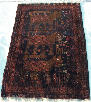 Beluch,( in the snow), with big dotted cats, ( snow leopards ? ) and other animals. Good condition, wool on wool, and some goat hair .ca. 141 cm x 92 cm. Enjoy. 