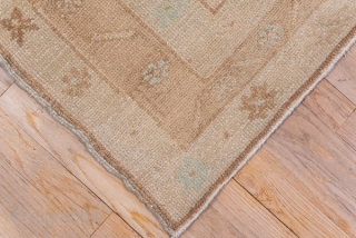 Oushak Carpet

9.8 x 10.3
2.98 x 3.13

This Oushak has an unusual single-wefted structure, almost like a Spanish rug. The golden beige open field centres  a soft brown hexagonal medallion and there are  ...