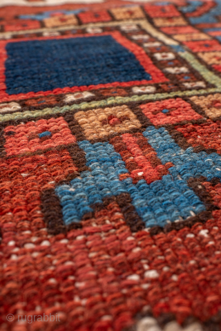 Antique Persian Serapi Carpet, Circa 1900. Commanding geometric medallion framed by a warm terracotta field and striking ivory spandrels.
10'8" x 13'7"
Item No: 99644