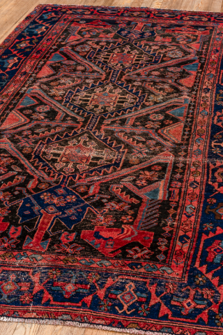 Antique Persian Bidjar Rug, Circa 1900. Dramatic chain of geometric diamond medallions linked by stylized Tree of Life motifs across a richly abrashed midnight blue field.

4'3" x 7'8"

Item No: 92715   
