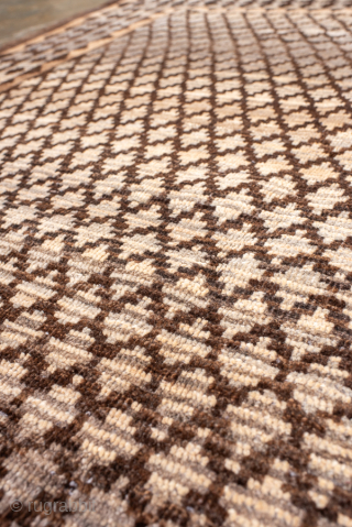 Vintage Moroccan Rug with Allover Diamond Design, Circa 1940. Dense allover diamond pattern framed by multiple geometric borders.
4'10" x 6'4"
Item No: 96568