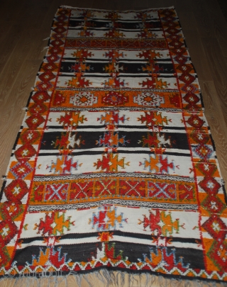 Moroccan carpet , 320cmX148cm , good condition.                          