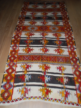 Moroccan carpet , 320cmX148cm , good condition.                          