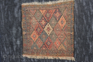 Jaf Rug.

Size: 0,57 cm x 0,56 cm                          