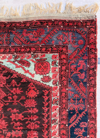 Circa 1880-1890 Komurcu Kula Rug. Size 143 x 185 cm. Please send me direct mail.

emreaydin10@icloud.com

Instagram - @emreaydinrug                