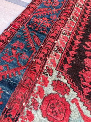 Circa 1880-1890 Komurcu Kula Rug. Size 143 x 185 cm. Please send me direct mail.

emreaydin10@icloud.com

Instagram - @emreaydinrug                