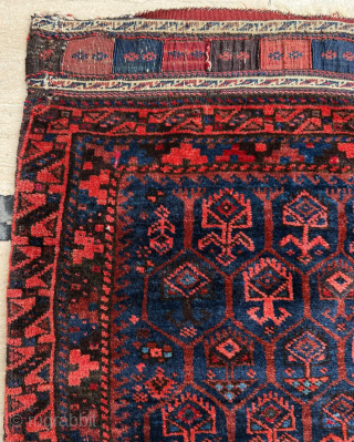 Late 19th century Baluch Bag. Size 63 x 64 cm. Please send me direct mail.

emreaydin10@icloud.com

Instagram - @emreaydinrug                