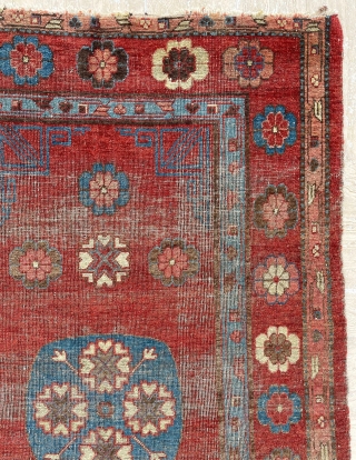 Small Khotan Rug Circa 1800 size 112x186 cm                         