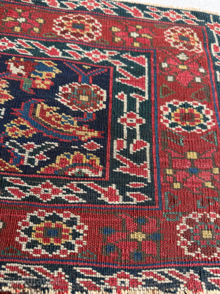 19th century Kurdish Bag. Size 115 x 35 cm. Please send me direct mail.
emreaydin10@icloud.com
Instagram - @emreaydinrug