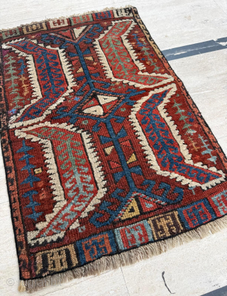 Circa 1860s Konya Yastık. Size 47 x 73 cm. Please send me direct mail.

emreaydin10@icloud.com

Instagram - @emreaydinrug                 