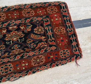 19th century Kurdish Bag. Size 115 x 35 cm. Please send me direct mail.
emreaydin10@icloud.com
Instagram - @emreaydinrug