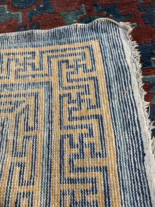 Late 19th century Chinese Rug. Size 132 x 180 cm. Please send me direct mail.
emreaydin10@icloud.com
Instagram - @emreaydinrug