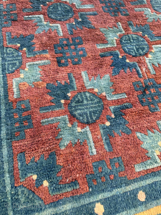 Late 19th century Chinese Rug. Size 132 x 180 cm. Please send me direct mail.
emreaydin10@icloud.com
Instagram - @emreaydinrug