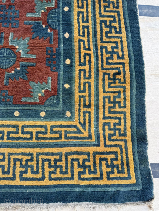 Late 19th century Chinese Rug. Size 132 x 180 cm. Please send me direct mail.
emreaydin10@icloud.com
Instagram - @emreaydinrug