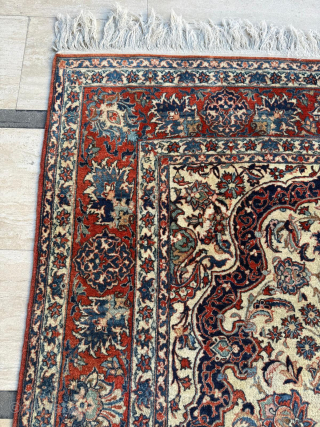 Late 19th century İsfahan Rug. Size 146 x 210 cm. Please send me direct mail.

emreaydin10@icloud.com

Instagram - @emreaydinrug                