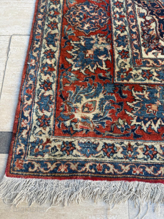 Late 19th century İsfahan Rug. Size 146 x 210 cm. Please send me direct mail.

emreaydin10@icloud.com

Instagram - @emreaydinrug                