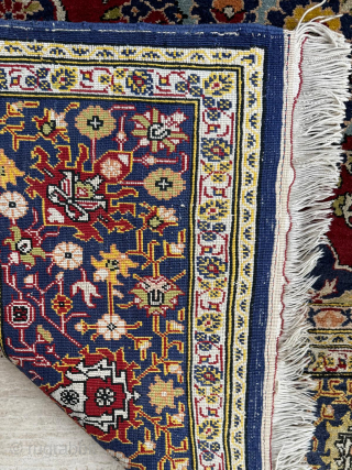 Turkish Kayseri Silk Carpet. Circa 1970. Great condition. Size 126 x 176 cm.
Please send me directly mail.
emreaydin10@icloud.com
0090 + 544 374 10 98           