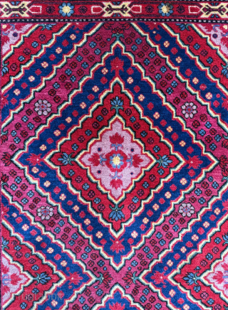 Late of the 19th century khotan rug. Great condition. Size 158 x 245 cm
Please send me direct mail
emreaydin10@icloud.com
01190 544 374 1098            