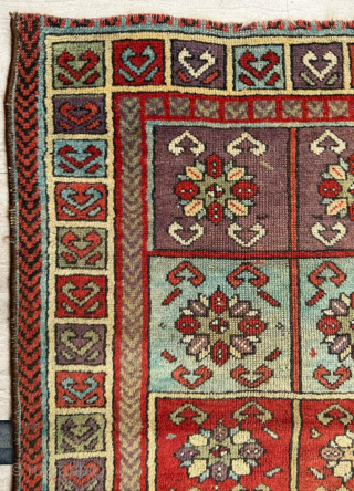 Circa 1850 Sivas Yastik, size 60 x 90 cm. Please send me direct mail.

emreaydin10@icloud.com

Instagram - @emreaydinrug                 