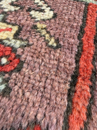 Circa 1850 Sivas Yastik, size 60 x 90 cm. Please send me direct mail.

emreaydin10@icloud.com

Instagram - @emreaydinrug                 