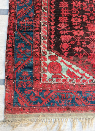 Late of the 19th Century Komurcu Kula Rug. Size 145 x 183 cm. Please send me direct mail.

emreaydin10@icloud.com

Instagram - @emreaydinrug             