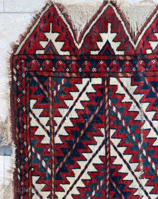 Middle of the 19th Century Yomud Okbash. Size 57 x 66 cm. Please send me direct mail.

emreaydin10@icloud.com

Instagram - @emreaydinrug              