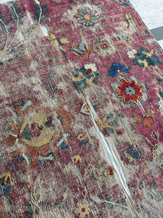 17th century Persian Fragment, size 98 x 108 cm. Please send me direct mail.

emreaydin10@icloud.com

Instagram - @emreaydinrug
                 