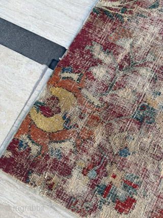 17th century Persian Fragment, size 98 x 108 cm. Please send me direct mail.

emreaydin10@icloud.com

Instagram - @emreaydinrug
                 