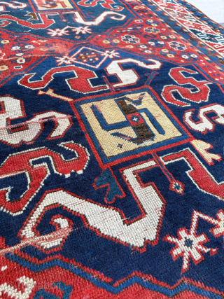Late of the 19th century Cloudband rug.
Size 141 x 216 cm. 
Please send me direct mail.

emreaydin10@icloud.com

Instagram - @emreaydinrug               
