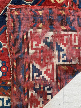 Late of the 19th century Cloudband rug.
Size 141 x 216 cm. 
Please send me direct mail.

emreaydin10@icloud.com

Instagram - @emreaydinrug               