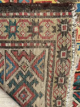 Late of the 19th century Gendje rug.
Size 133 x 155 cm.
Please send me direct mail.

emreaydin10@icloud.com

Instagram - @emreaydinrug                