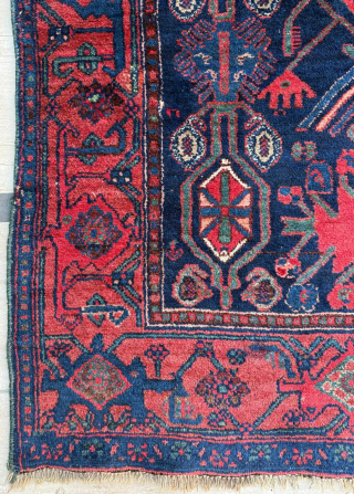 Late of the 19th century Bidjar Rug. 
Size 120 x 190 cm.
Please send me direct mail:

emreaydin10@icloud.com

Instagram - @emreaydinrug               