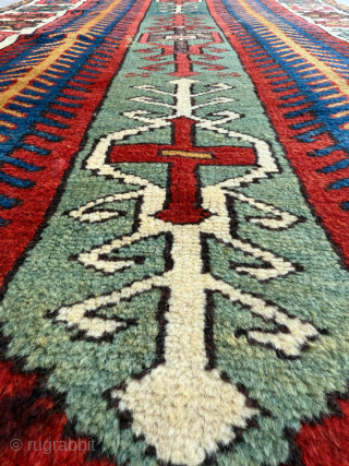Early 19th century Konya Rug. Size 85 x 145 cm. Please send me direct mail.
emreaydin10@icloud.com
Instagram - @emreaydinrug