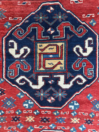 Antique Caucasian Cloudband Rug 
Circa 1870 
Size 120 x 152 cm.
Please send me direct mail.

emreaydin10@icloud.com

Instagram - @emreaydinrug                