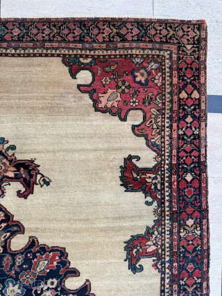 Late 19th century Ferahan rug, size 108 x 150 cm. Please send me direct mail.
emreaydin10@icloud.com
Instagram - @emreaydinrug