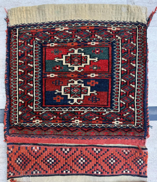 Late of the 19th century Turkman Heybe
Size 48 x 107 cm
Please send me direct mail.

emreaydin10@icloud.com

Instagram - @emreaydinrug                