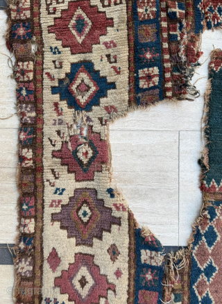18th Century Bordjalou Design , Anatolian Fragment 
Size 130 x 205 cm
Please send me direct mail.

emreaydin10@icloud.com

Instagram - @emreaydinrug               