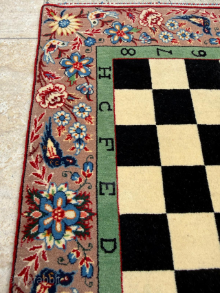 Small Isfahan Rug. It has a beautiful chessboard design, great condition and fine quality. 10 X 10 Quality. 
Size: 53 x 53 cm.

Please send me direct mail

emreaydin10@icloud.com      